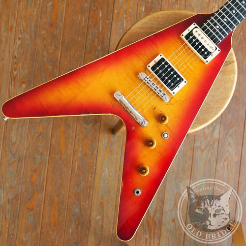 Gibson flying the v - 'the, v'